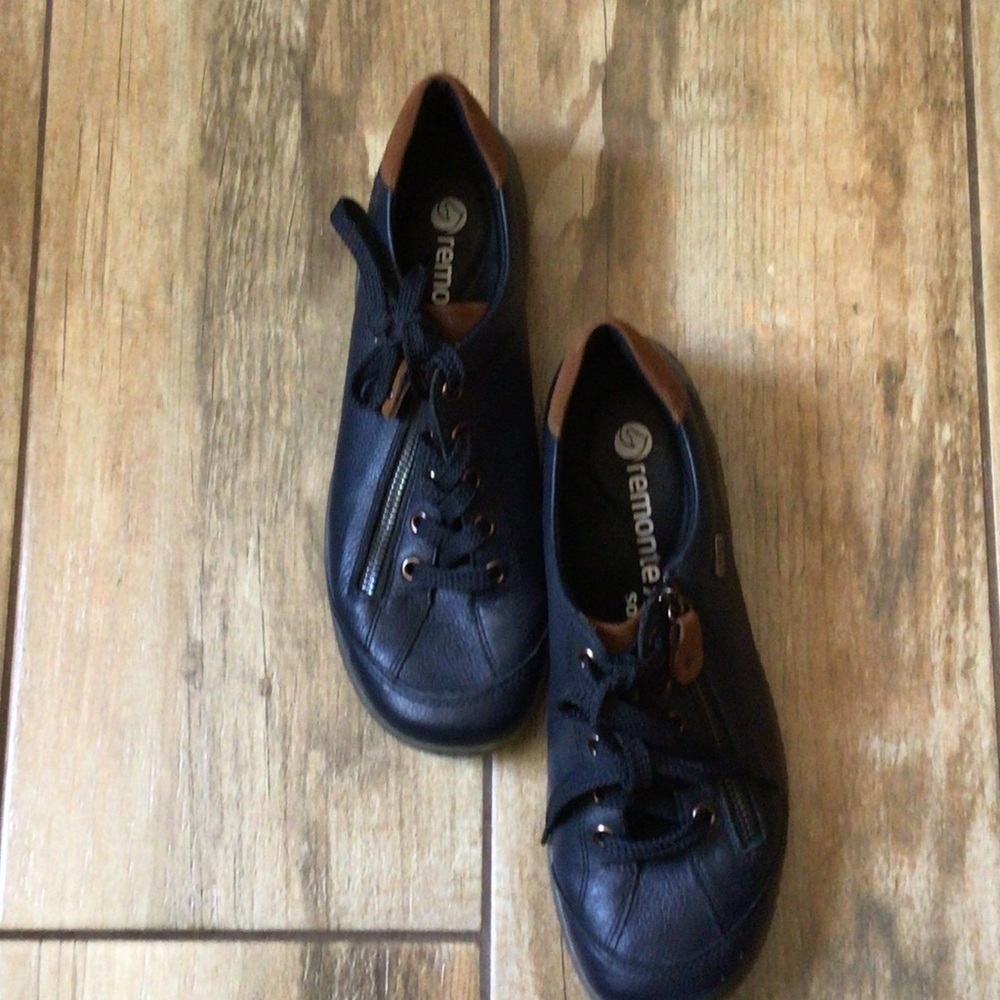 Remonte Navy Leather Lace-Up Slip-On Sneakers with Brown Trim